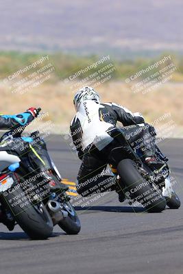 media/Oct-09-2022-SoCal Trackdays (Sun) [[95640aeeb6]]/Turn 14 Backside (1125am)/